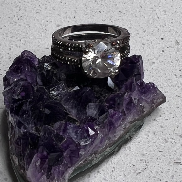 Round Cushion Cut Double Band Crystal Cocktail Ring 💍 - Picture 4 of 16